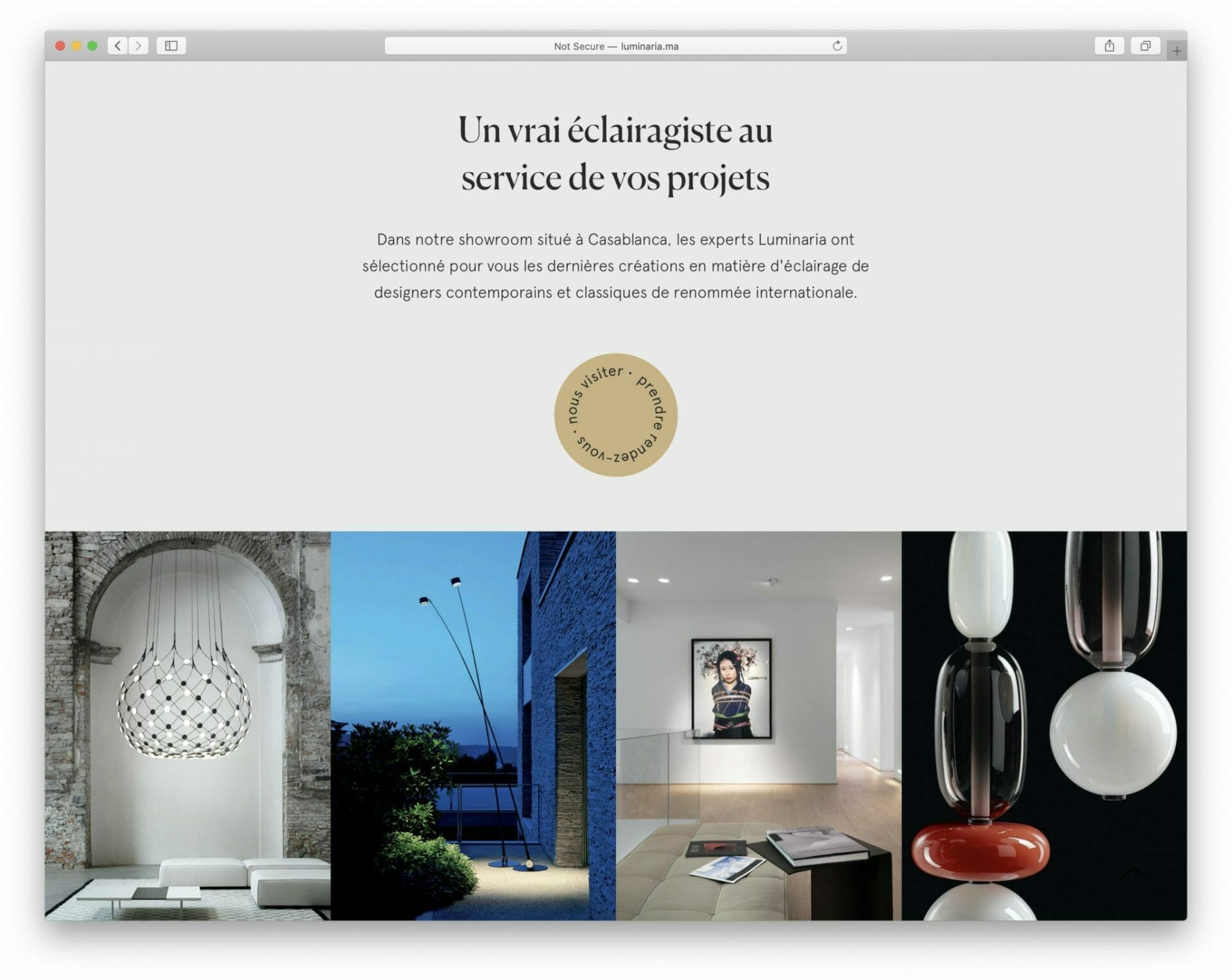 La page d'accueil d'un site Web avec l'image d'une lampe.